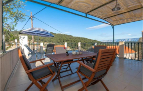 Gorgeous Home In Stari Grad With Wifi